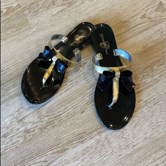 SANDALS WITH BOW AND CRYSTAL ACCENTS BY READY TO WEAR IN BLACK AND GOLD … - Picture 7 of 11